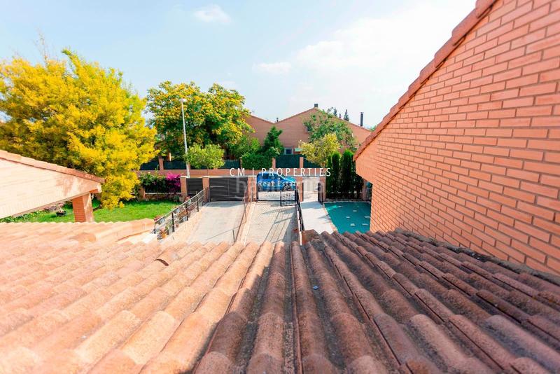 Foto c93bd711-03da-4e6e-9965-fe3ffaf2a944. Semi detached house with heating parking pool in Camí de Paterna-Lloma del Calderer Bétera