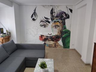 Rent Flat  Calle de quart, 132. Piso de cinco dormitorios y dos baños