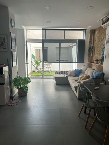 Foto 2936de2d-a979-4426-a6cb-3b596be33e8a. Lloguer pis amb calefacció a Russafa Valencia