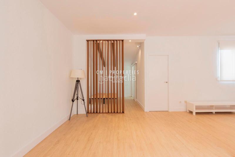 Foto 946735a3-c5ee-4ae8-b397-18b891a63650. Alquiler ático  en alquiler 1 habitación con gran terraza, eixample en Valencia