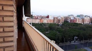 Lloguer Pis  Plaza grup parpalló. Piso de tres habitaciones, dos baños y garaje