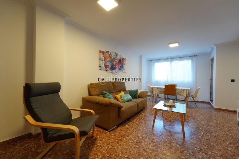 Foto 4ee7d6c3-2f88-449c-af18-785573380c1b. Alquiler piso  de cuatro dormitorios y dos cuartos de baño en Valencia