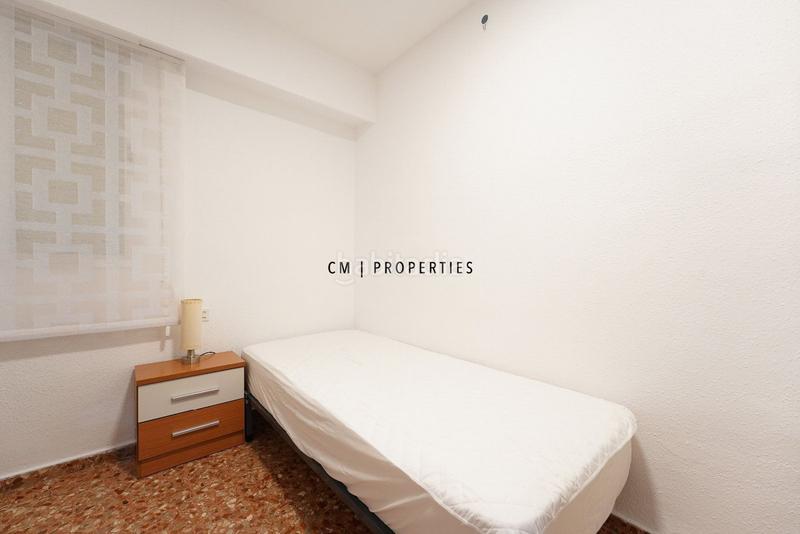 Foto 64f7622e-4250-4bab-b7b2-8510d915899c. Alquiler piso  de cuatro dormitorios y dos cuartos de baño en Valencia