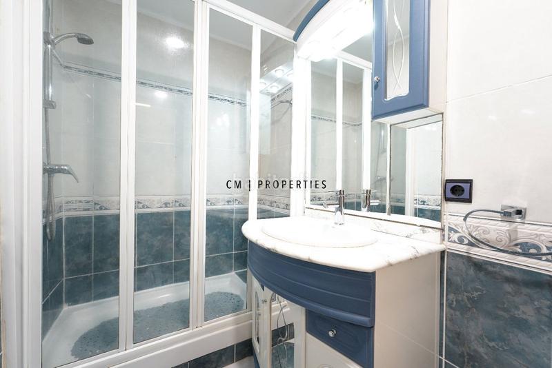 Foto a7b5d26f-d399-483f-9db0-14e6dbbc8672. Alquiler piso  de cuatro dormitorios y dos cuartos de baño en Valencia