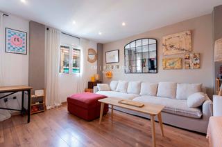 Pis  Calle de l'art major de la seda. Piso en venta de una habitación, con posibilidad de hacer dos.