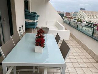 Lloguer Àtic a Ciutat de les Ciències i de les Arts - Justicia. Ático de 2 habitaciones reformado con terraza y garaje frente al