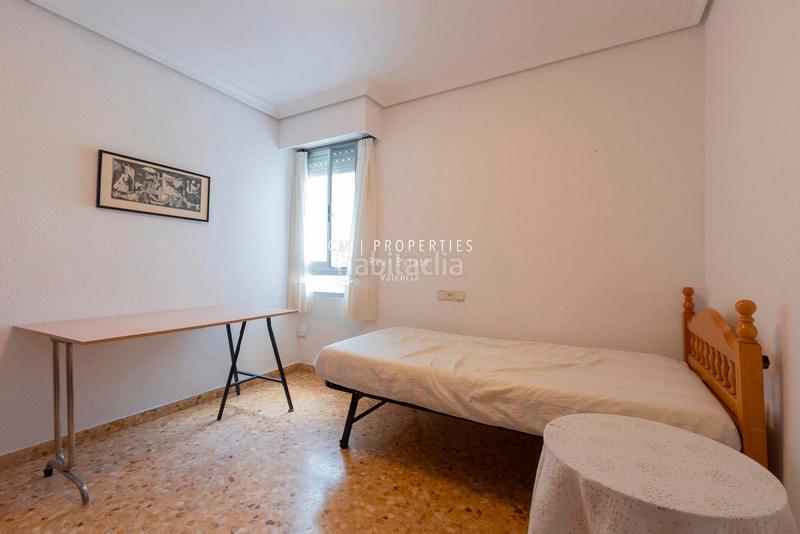 Foto 52b8b881-6134-4ee2-b50a-0ebba3719fad. Alquiler piso  en alquiler, 4 habitaciones, benimaclet en Valencia