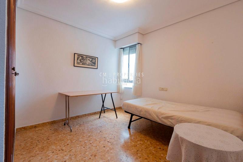 Foto 8dd8d4db-a6cb-47db-9241-03f21f07aa36. Alquiler piso  en alquiler, 4 habitaciones, benimaclet en Valencia