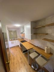 Alquiler Piso  Calle de josé maría haro. Piso para estudiantes de cuatro habitaciones y dos baños.