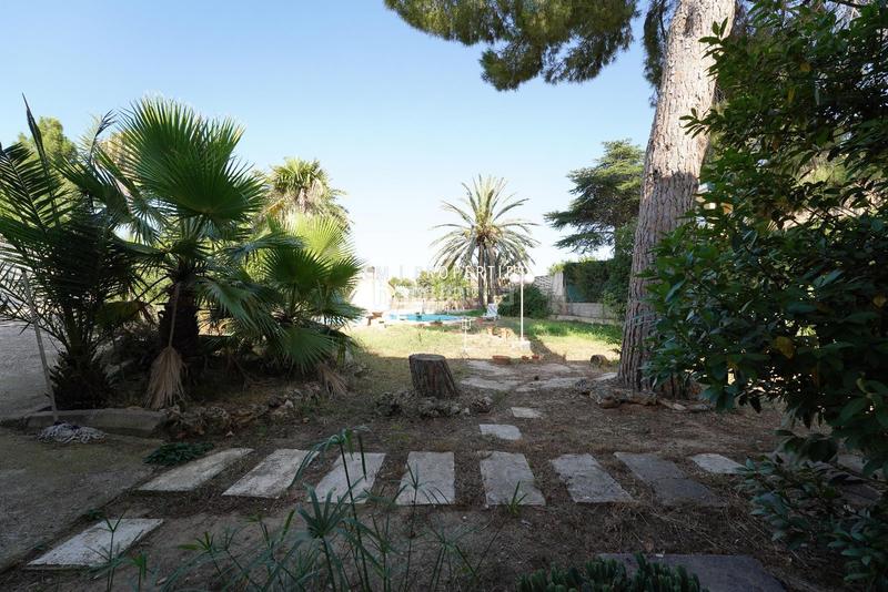 Foto ad2ce93d-80e1-4f70-bd66-fe8d14b47e37. Chalet with parking pool in Sierra Perenchiza-Cumbres de Calicanto-Sto Domingo Chiva