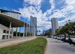 Local Comercial en AVENIDA DE LES CORTS VALENCIANES