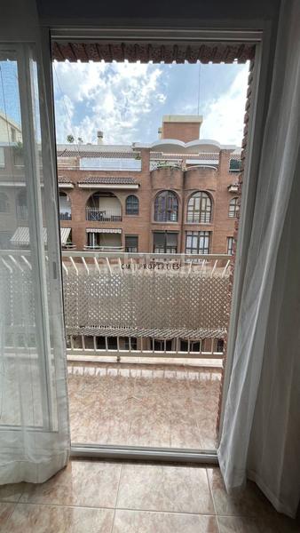 Foto 4b9e01eb-1708-4a04-8ade-e5da37871532. Piso barrio torrefiel en La Torre Valencia
