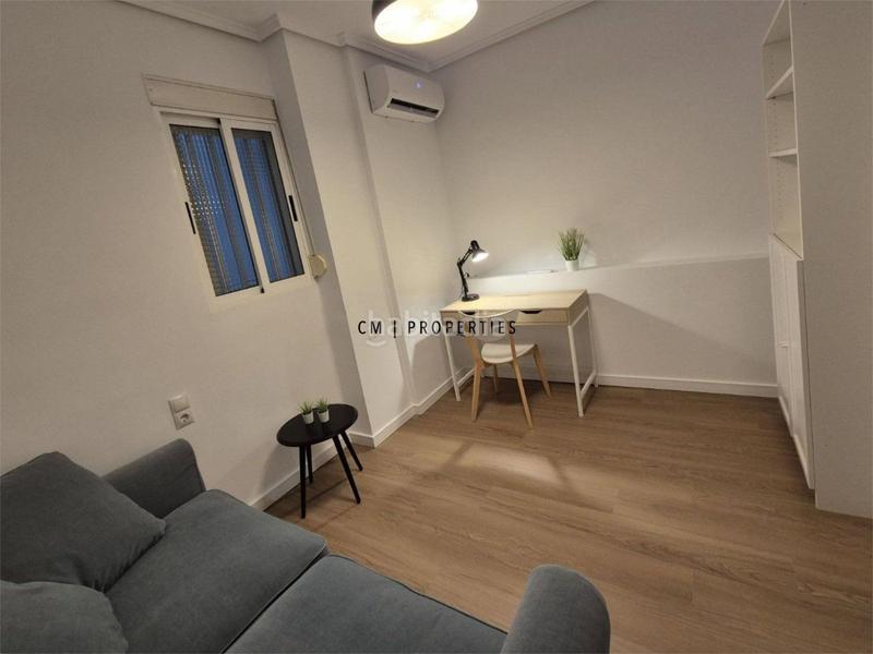 Foto 5003a41d-9c29-4911-962a-c5af0c4fc086. Alquiler piso  de alquiler en el centro de tres habitaciones en Valencia