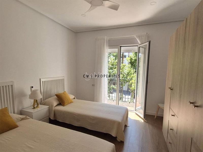 Foto 57f7ea23-a4e6-42f6-80ab-25d2a845d207. Alquiler piso  de alquiler en el centro de tres habitaciones en Valencia