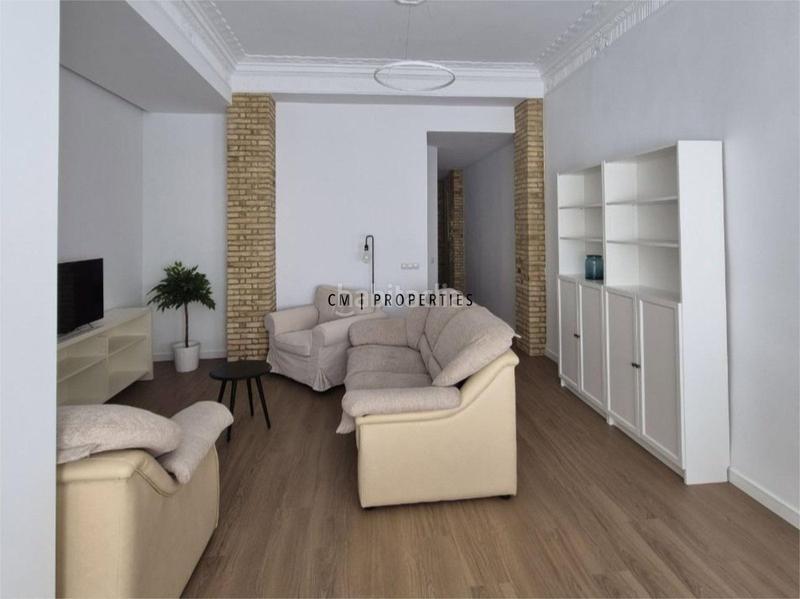 Foto 8861d935-b977-4b28-8c2f-6455dbd8d024. Alquiler piso  de alquiler en el centro de tres habitaciones en Valencia