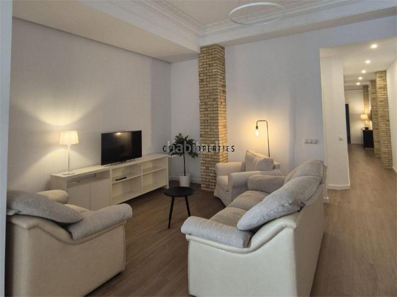 Foto bdc9cb96-a983-4d3b-82a5-963c521c01cb. Alquiler piso  de alquiler en el centro de tres habitaciones en Valencia
