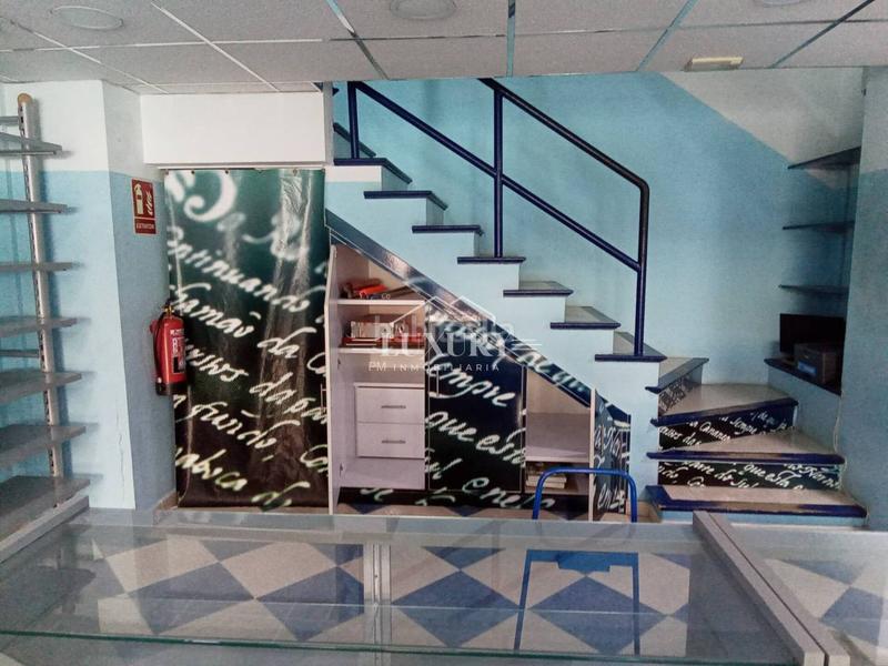 Foto ce10f896-e093-4db0-b43c-300119a1c831. Alquiler local comercial alquiler de local comercial zona playa de la victoria. en Cádiz