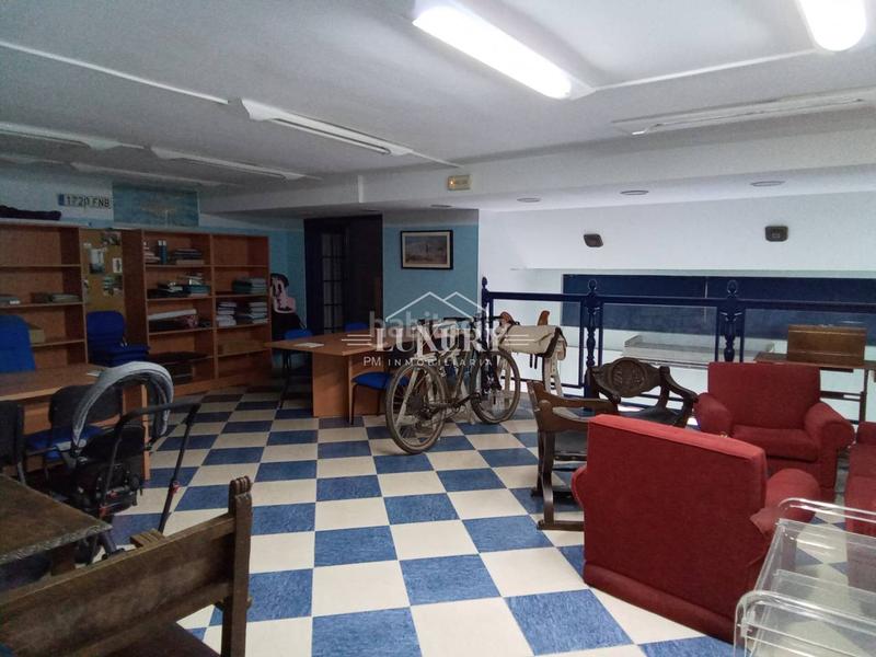 Foto d7273d90-3ca4-476d-a1ba-8da2e10a087f. Alquiler local comercial alquiler de local comercial zona playa de la victoria. en Cádiz