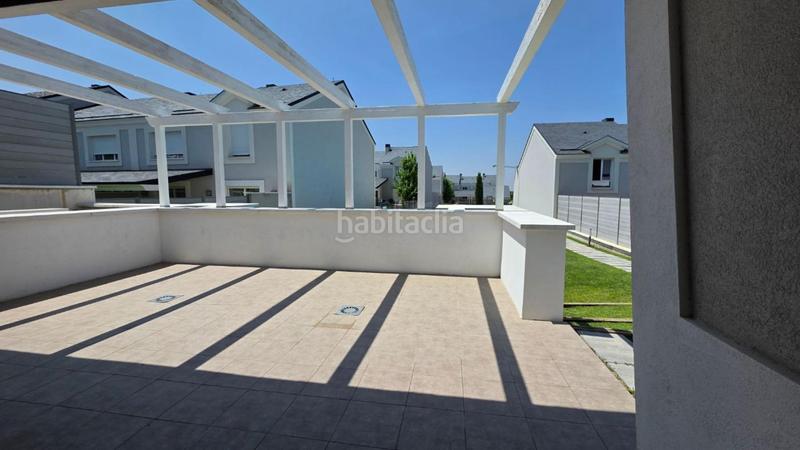 Foto 080e79f5-6ffa-43e1-a6ee-3ba4facc56d0. Casa aparellada amb calefacció aparcament piscina a Boadilla del Monte