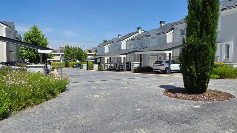 Foto deee8fe3-baeb-4bed-ac31-fdb94ef4edfe. Casa aparellada amb calefacció aparcament piscina a Boadilla del Monte