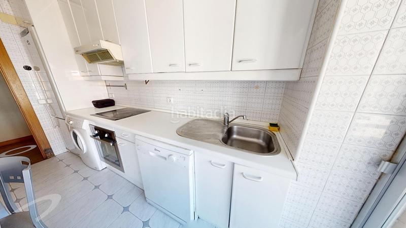 Foto d18f52c4-df3d-426b-a967-ce6b735aa40b. Piso moderno piso en Valdeacederas, ideal para entrar a vivir en Madrid