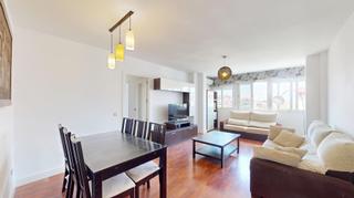 Miete Etagenwohnung  Calle sapporo. Servicheck alquila  disponible de forma inmediata con calefacció