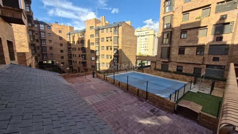 Foto 1c464dc5-6cc0-4425-ae90-0acd097af047. Rent penthouse with heating parking pool in Valdezarza Madrid