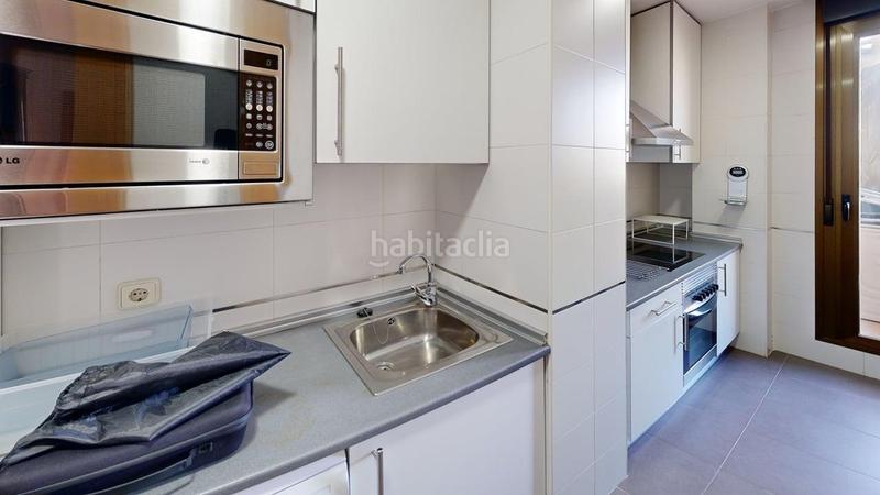 Foto 88df9b8f-ca7f-4fc5-a9d4-4695ea65380d. Rent penthouse with heating parking pool in Valdezarza Madrid