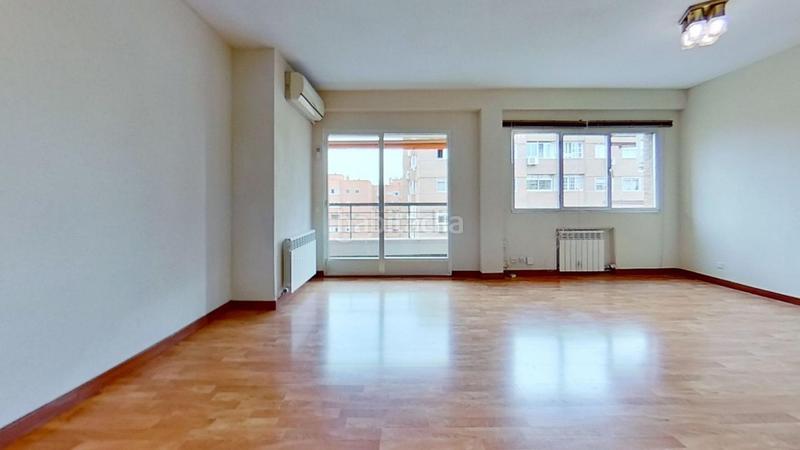 Foto 5dc1401b-38e1-4fd9-ad23-85ad25a6b243. Location appartement avec parking dans La Paz Madrid