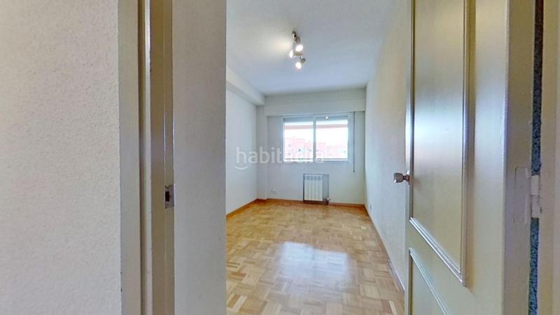 Foto 41c7d309-64bb-4910-a2e2-795b2f1dcac9. Miete etagenwohnung mit parking in La Paz Madrid