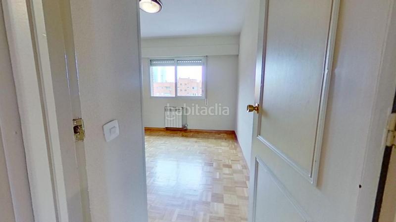 Foto 887c8374-0be5-4159-ad69-b20dadb52ba6. Miete etagenwohnung mit parking in La Paz Madrid