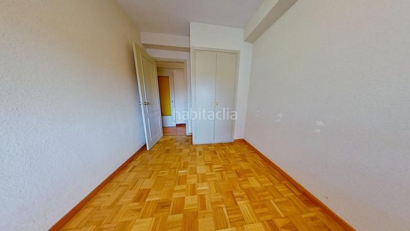 Foto bfe8d772-5f9f-4b28-bfdd-465610125013. Miete etagenwohnung mit parking in La Paz Madrid