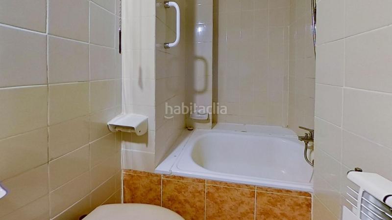 Foto f151c074-66e7-4b5b-8a9d-0535dfc947b3. Miete etagenwohnung mit parking in La Paz Madrid