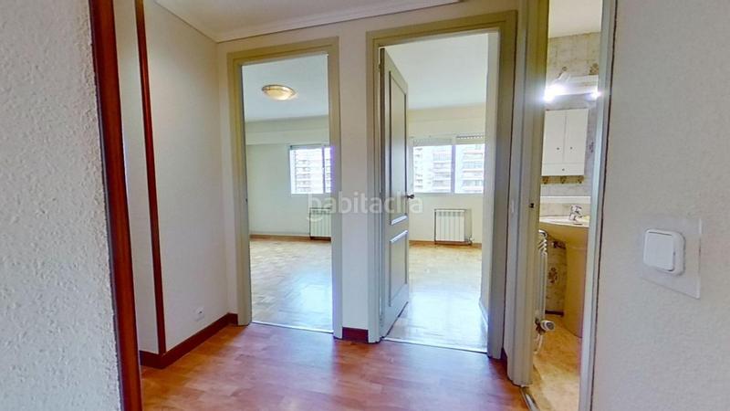 Foto b975d3d5-cd51-4afe-8656-7b9b8d420420. Lloguer pis amb aparcament a La Paz Madrid