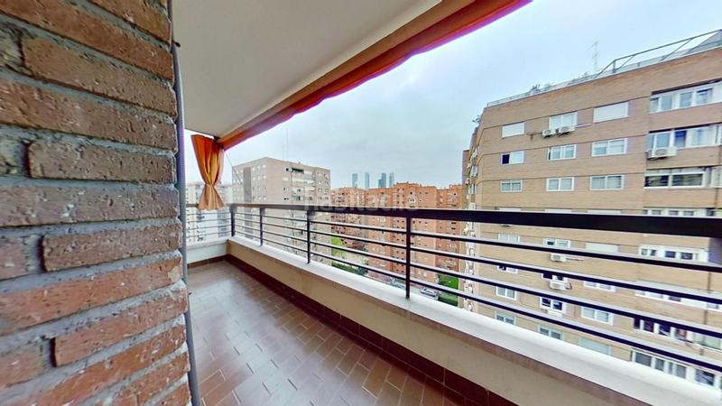 Foto 27c82613-f577-4e9d-8c3b-3d4be3bbe12e. Alquiler piso en La Paz Madrid