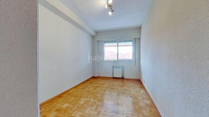 Foto cc9db7d1-2901-4783-a837-3d7aa41a22c7. Alquiler piso en La Paz Madrid