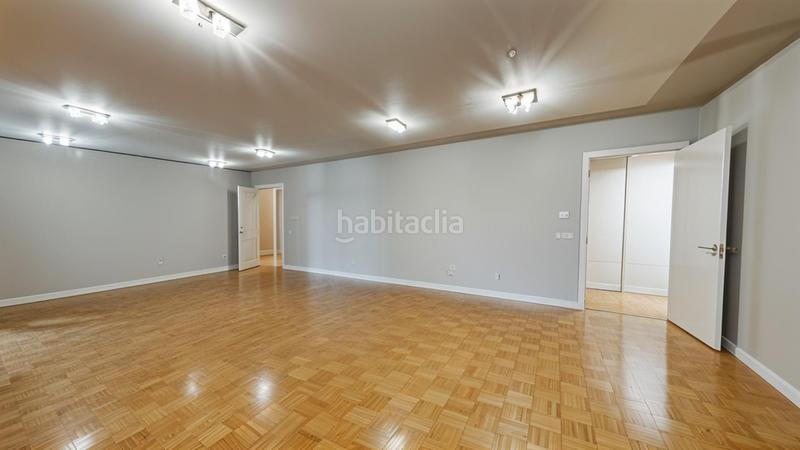 Foto d0006ae5-ea38-4ae3-aa27-6dbdc70bf48e. Piso en Costillares Madrid