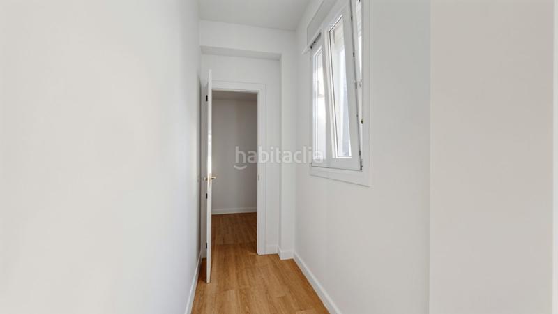 Foto 260b7825-b6f9-499e-9a00-5a9fe070f2e8. Penthouse with heating in Moscardó Madrid