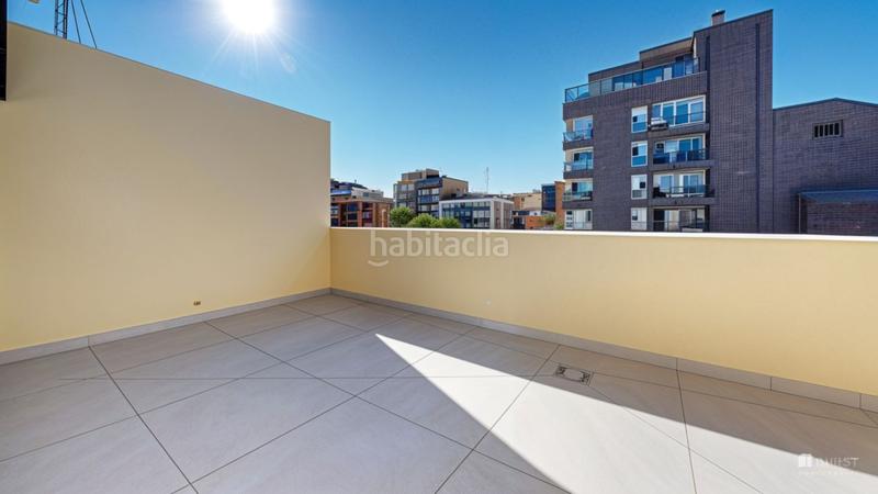 Foto e4c2a14f-9f01-4f43-a1bf-41647e294473. Penthouse with heating in Moscardó Madrid