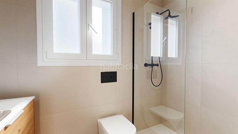 Foto ce6e3b14-f590-4eb3-8c75-ec0ec847c92e. Dachwohnung mit heizung in Moscardó Madrid