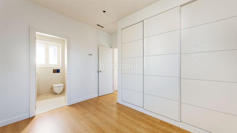 Foto fb1f0743-0ade-4202-963f-52f1a45fbd3f. Dachwohnung mit heizung in Moscardó Madrid