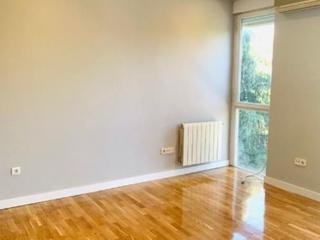 Location Appartement  Calle cidamón. Servicheck alquila piso en san juan bautista, ciudad lineal!!!