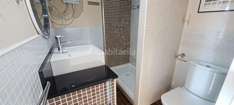 Foto 3ce9ff2a-a827-4a75-b777-52208f4ebbaa. Ático servicheck vende exclusivo ático dúplex reformado con gran terraza y vistas panorámicas , ubicado en San Diego, puente de en Madrid