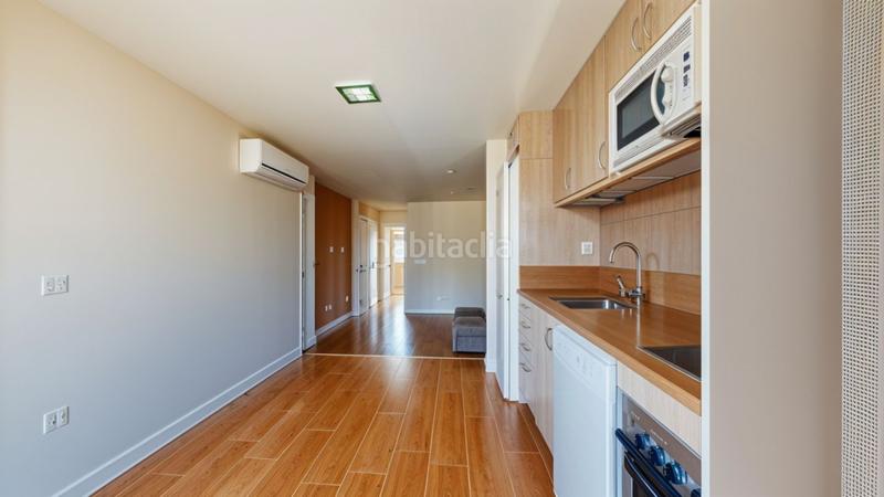 Foto 456da39d-c05b-4f0a-a2be-5e5e2b9d6993. Ático servicheck vende exclusivo ático dúplex reformado con gran terraza y vistas panorámicas , ubicado en San Diego, puente de en Madrid