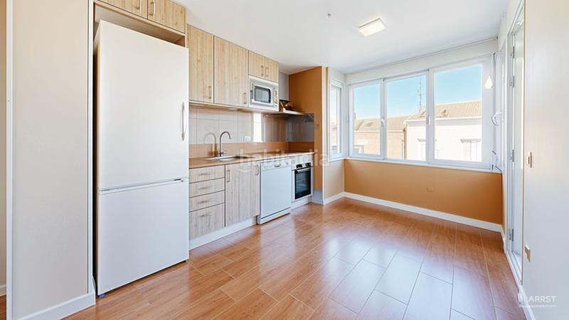 Foto 6d6415a6-cc67-4253-af73-8a7d6769e284. Ático servicheck vende exclusivo ático dúplex reformado con gran terraza y vistas panorámicas , ubicado en San Diego, puente de en Madrid