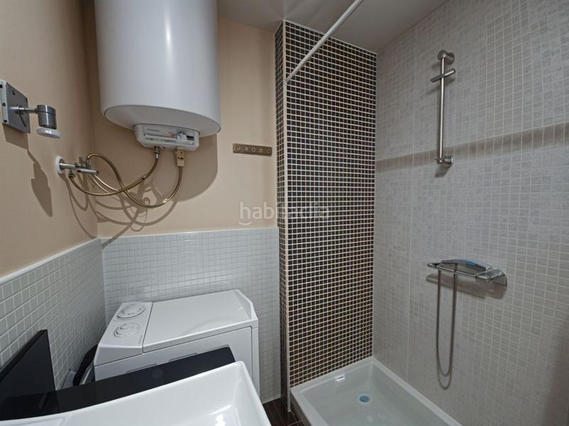 Foto 78828f3d-14fa-4743-826c-51605d9f7702. Ático servicheck vende exclusivo ático dúplex reformado con gran terraza y vistas panorámicas , ubicado en San Diego, puente de en Madrid