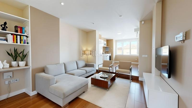 Foto 853a573c-109d-4023-b41c-7fa11df99eb6. Ático servicheck vende exclusivo ático dúplex reformado con gran terraza y vistas panorámicas , ubicado en San Diego, puente de en Madrid