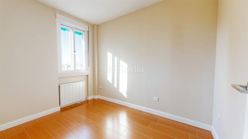 Foto 8eea7fd1-8183-4f0f-9447-5723f00aaffd. Ático servicheck vende exclusivo ático dúplex reformado con gran terraza y vistas panorámicas , ubicado en San Diego, puente de en Madrid