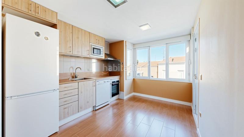 Foto b4460b21-7d5b-48d2-81c0-85e6a31b63ea. Ático servicheck vende exclusivo ático dúplex reformado con gran terraza y vistas panorámicas , ubicado en San Diego, puente de en Madrid