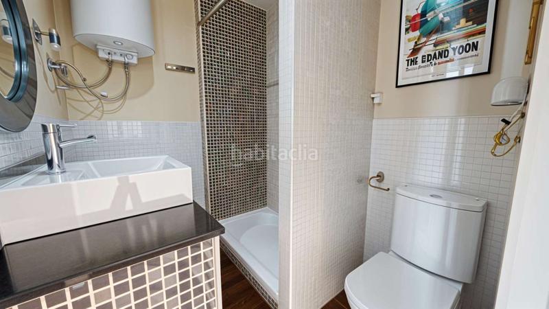 Foto c06b7083-c3ee-4310-b172-4bff8e142daf. Ático servicheck vende exclusivo ático dúplex reformado con gran terraza y vistas panorámicas , ubicado en San Diego, puente de en Madrid